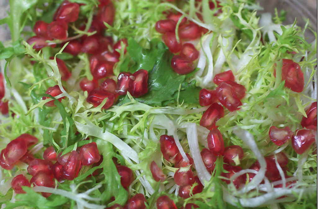 ensalada de escarola con granadas