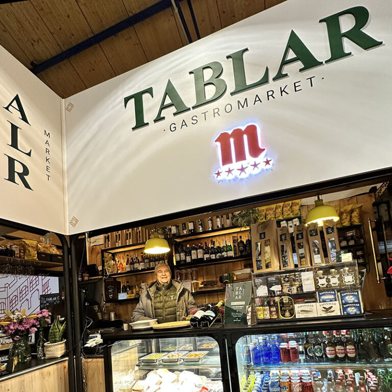 Tablar